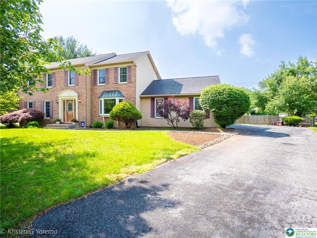 Lower Macungie Twp, Pennsylvania 18106, United States, 4 Bedrooms Bedrooms, ,3 BathroomsBathrooms,Residential,Pending,145941