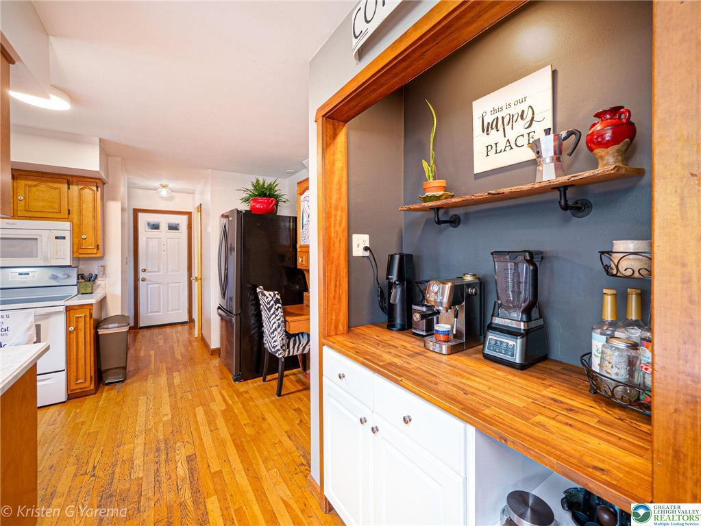 Lower Macungie Twp, Pennsylvania 18106, United States, 4 Bedrooms Bedrooms, ,3 BathroomsBathrooms,Residential,Pending,145941