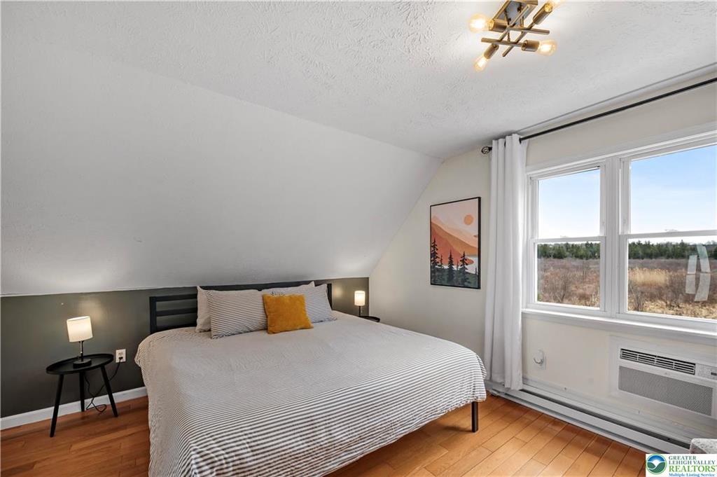 Coolbaugh Twp, Pennsylvania 18466, United States, 3 Bedrooms Bedrooms, ,2 BathroomsBathrooms,Residential,Active,99128