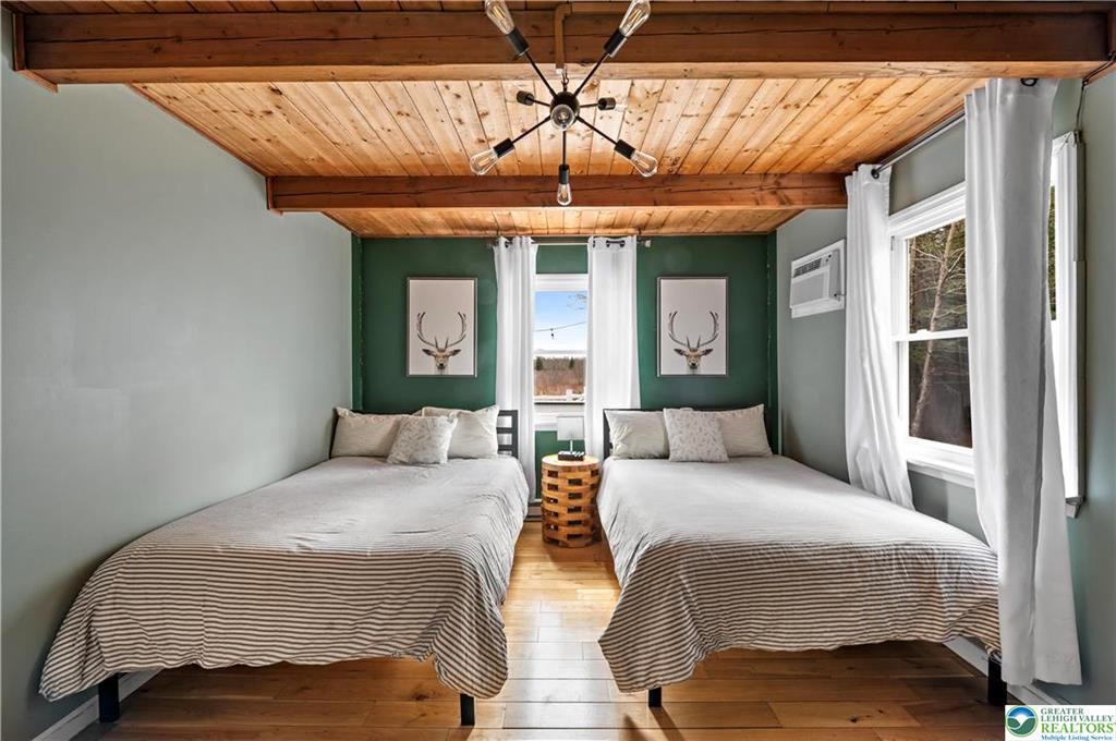 Coolbaugh Twp, Pennsylvania 18466, United States, 3 Bedrooms Bedrooms, ,2 BathroomsBathrooms,Residential,Active,99128