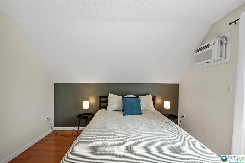 Coolbaugh Twp, Pennsylvania 18466, United States, 3 Bedrooms Bedrooms, ,2 BathroomsBathrooms,Residential,Active,99128