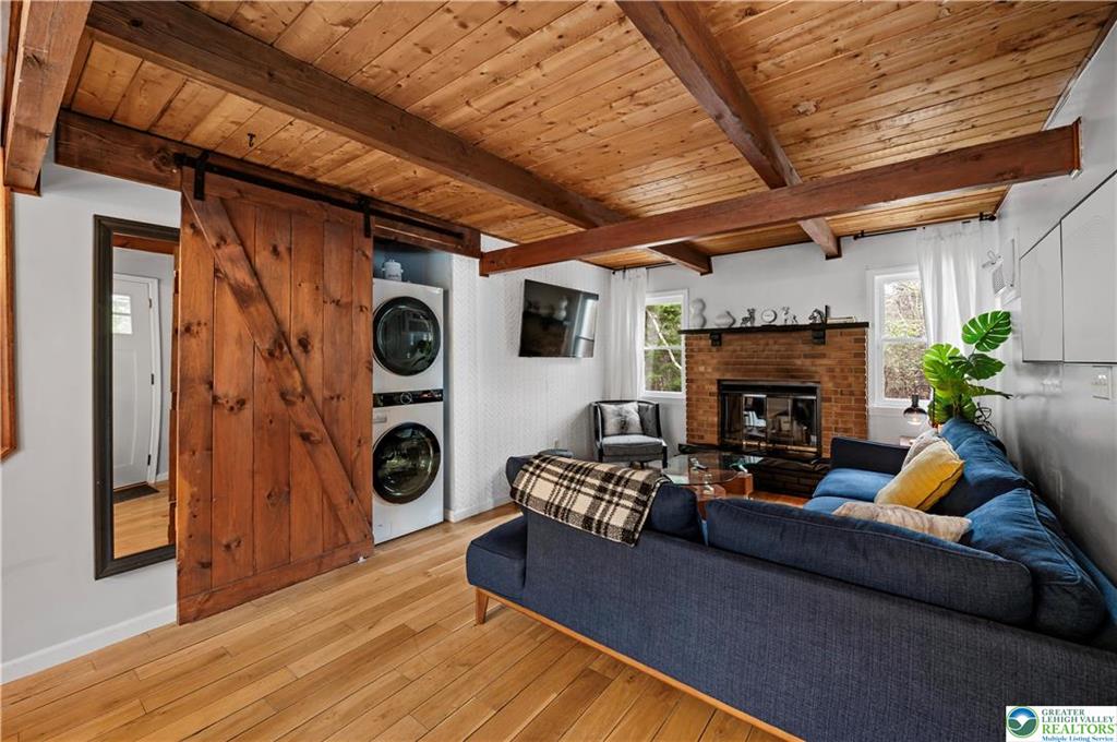 Coolbaugh Twp, Pennsylvania 18466, United States, 3 Bedrooms Bedrooms, ,2 BathroomsBathrooms,Residential,Active,99128