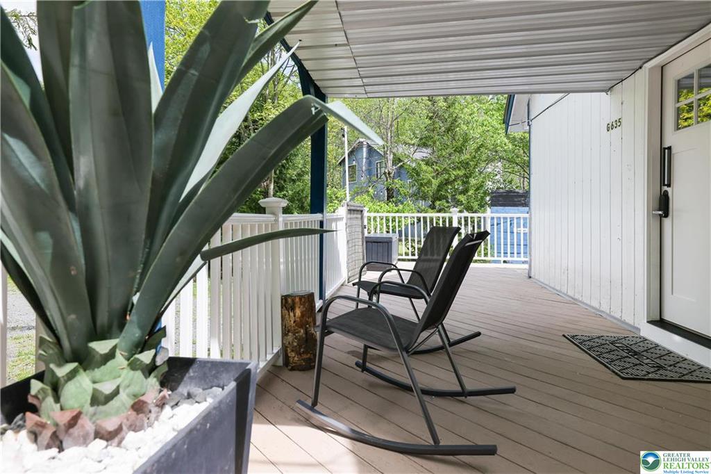 Coolbaugh Twp, Pennsylvania 18466, United States, 3 Bedrooms Bedrooms, ,2 BathroomsBathrooms,Residential,Active,99128