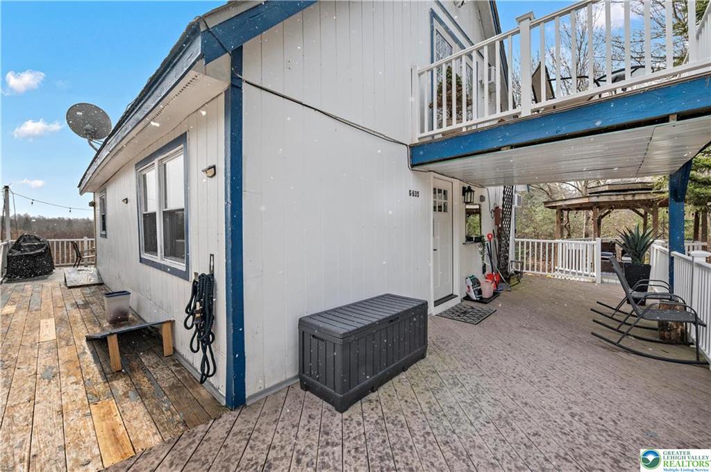 Coolbaugh Twp, Pennsylvania 18466, United States, 3 Bedrooms Bedrooms, ,2 BathroomsBathrooms,Residential,Active,99128