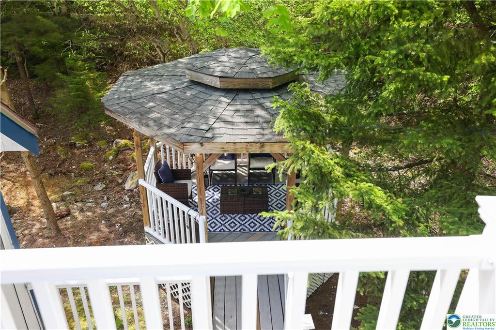 Coolbaugh Twp, Pennsylvania 18466, United States, 3 Bedrooms Bedrooms, ,2 BathroomsBathrooms,Residential,Active,99128