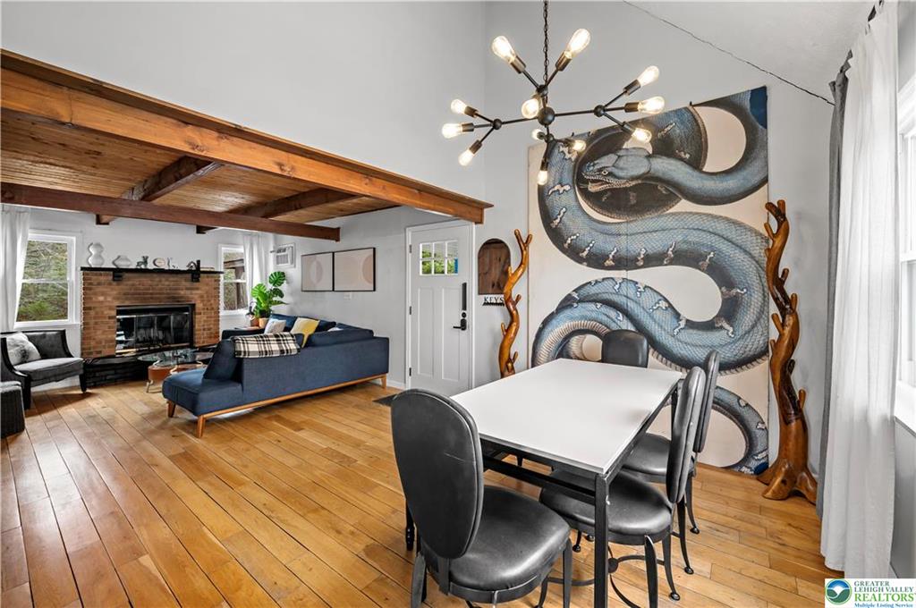 Coolbaugh Twp, Pennsylvania 18466, United States, 3 Bedrooms Bedrooms, ,2 BathroomsBathrooms,Residential,Active,99128