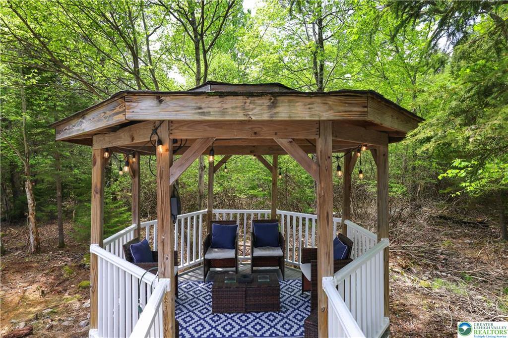 Coolbaugh Twp, Pennsylvania 18466, United States, 3 Bedrooms Bedrooms, ,2 BathroomsBathrooms,Residential,Active,99128