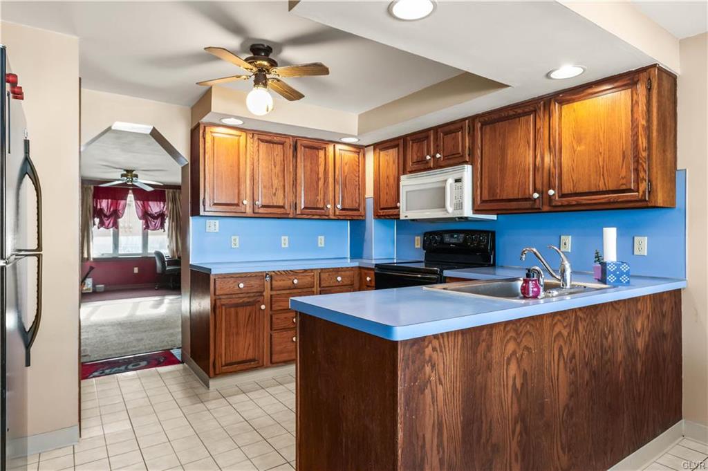 Coplay Borough, Pennsylvania 18037, United States, 3 Bedrooms Bedrooms, ,1 BathroomBathrooms,Residential,Pending,78038