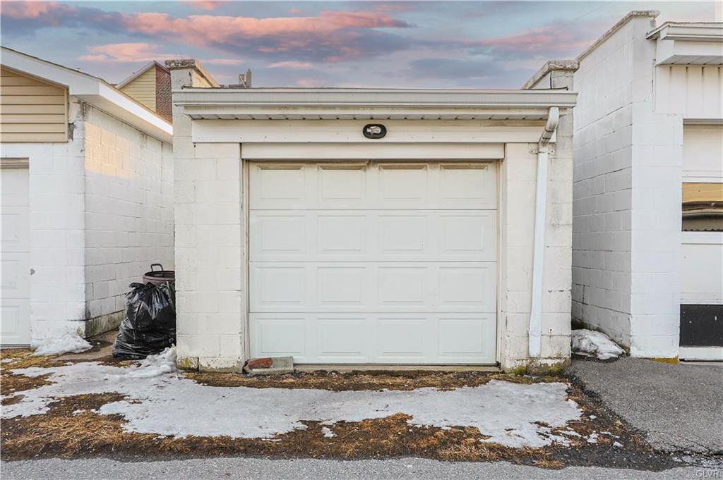 Coplay Borough, Pennsylvania 18037, United States, 3 Bedrooms Bedrooms, ,1 BathroomBathrooms,Residential,Pending,78038