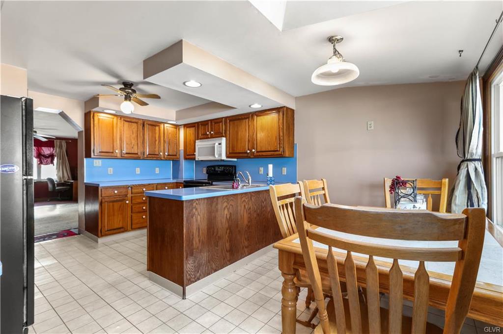 Coplay Borough, Pennsylvania 18037, United States, 3 Bedrooms Bedrooms, ,1 BathroomBathrooms,Residential,Pending,78038