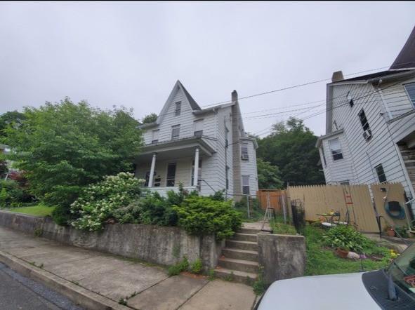 Slatington Borough, Pennsylvania 18080, United States, 3 Bedrooms Bedrooms, ,2 BathroomsBathrooms,Residential,Pending,8281