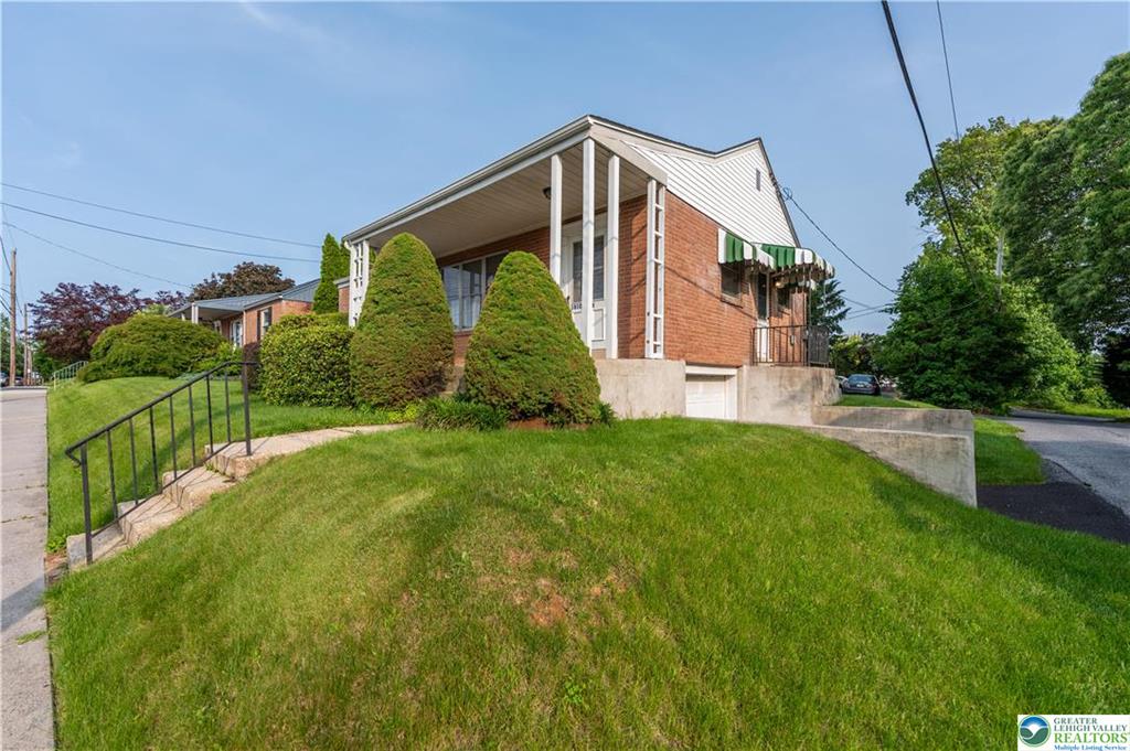 Allentown City, Pennsylvania 18104, United States, 2 Bedrooms Bedrooms, ,1 BathroomBathrooms,Residential,Pending,144708