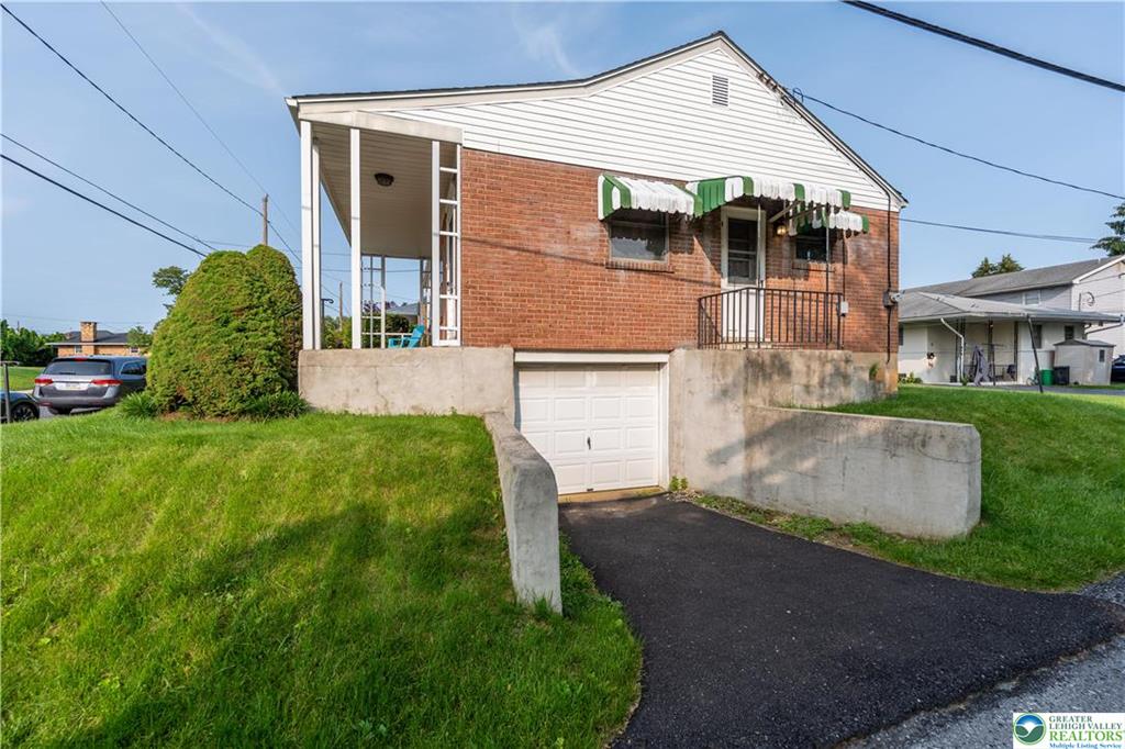 Allentown City, Pennsylvania 18104, United States, 2 Bedrooms Bedrooms, ,1 BathroomBathrooms,Residential,Pending,144708