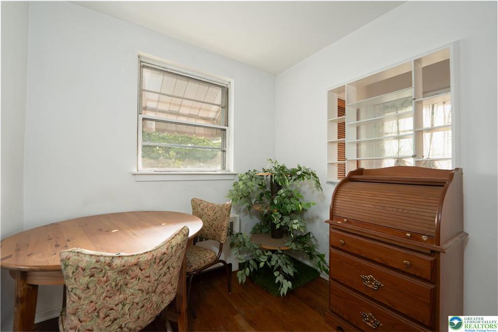 Allentown City, Pennsylvania 18104, United States, 2 Bedrooms Bedrooms, ,1 BathroomBathrooms,Residential,Pending,144708
