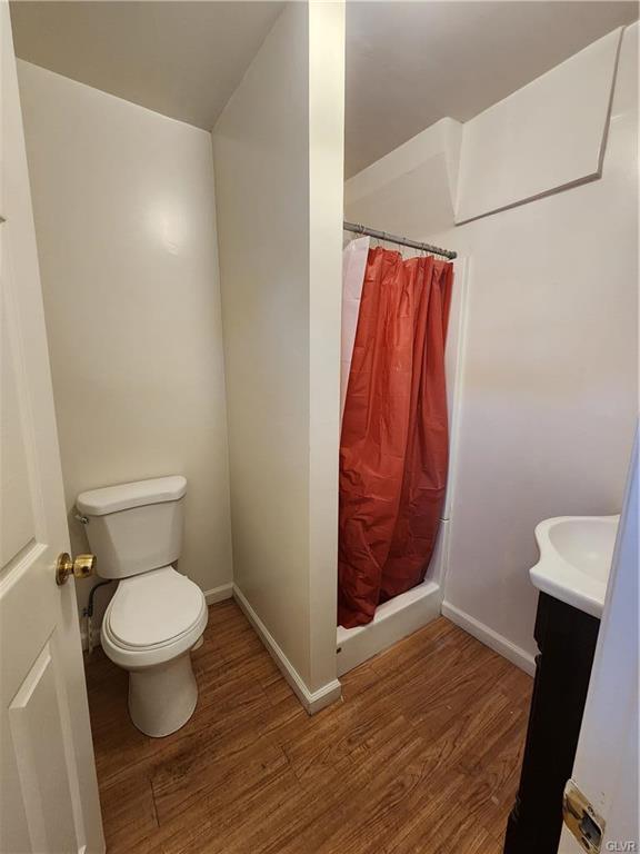Allentown City, Pennsylvania 18103, United States, 3 Bedrooms Bedrooms, ,2 BathroomsBathrooms,Residential,Pending,86975