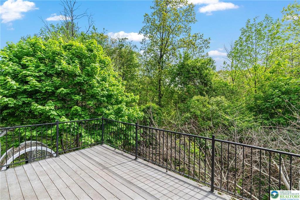 Upper Milford Twp, Pennsylvania 18092, United States, 5 Bedrooms Bedrooms, ,4 BathroomsBathrooms,Residential,Pending,123345