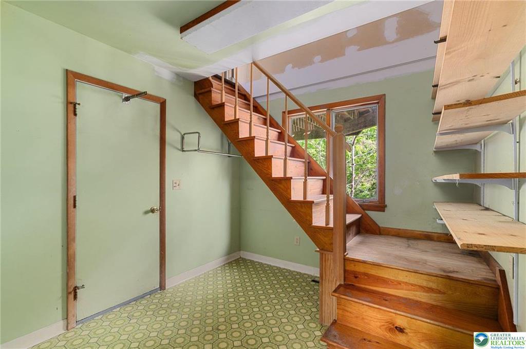 Upper Milford Twp, Pennsylvania 18092, United States, 5 Bedrooms Bedrooms, ,4 BathroomsBathrooms,Residential,Pending,123345