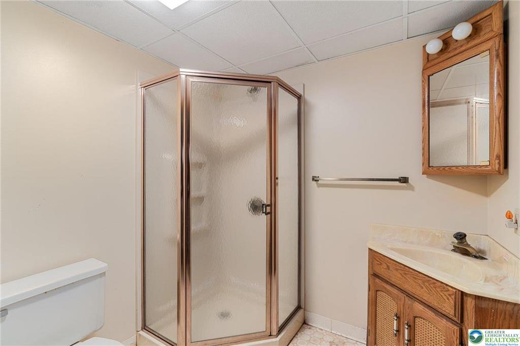 Upper Milford Twp, Pennsylvania 18092, United States, 5 Bedrooms Bedrooms, ,4 BathroomsBathrooms,Residential,Pending,123345