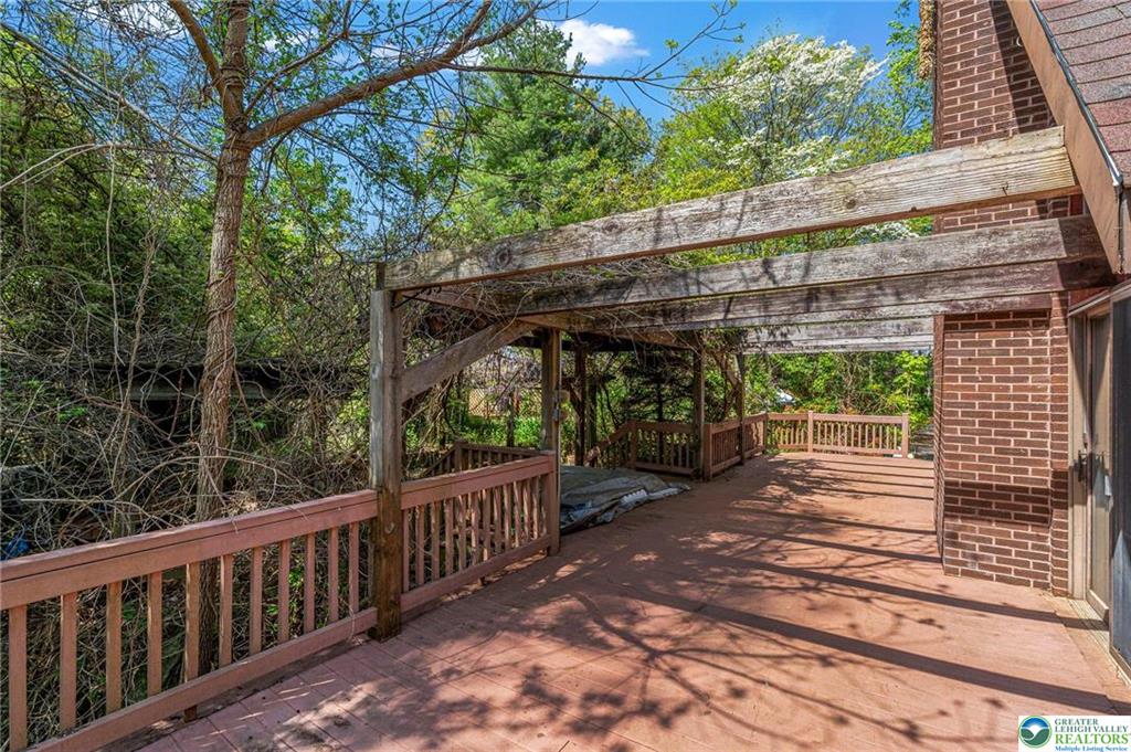 Upper Milford Twp, Pennsylvania 18092, United States, 5 Bedrooms Bedrooms, ,4 BathroomsBathrooms,Residential,Pending,123345