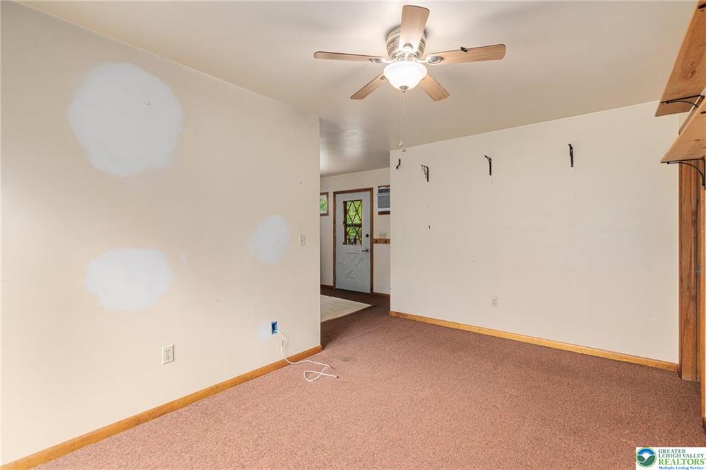 Upper Milford Twp, Pennsylvania 18092, United States, 5 Bedrooms Bedrooms, ,4 BathroomsBathrooms,Residential,Pending,123345