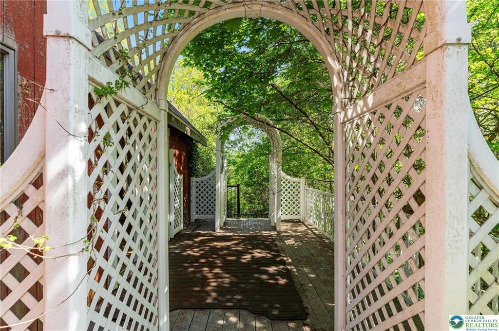 Upper Milford Twp, Pennsylvania 18092, United States, 5 Bedrooms Bedrooms, ,4 BathroomsBathrooms,Residential,Pending,123345