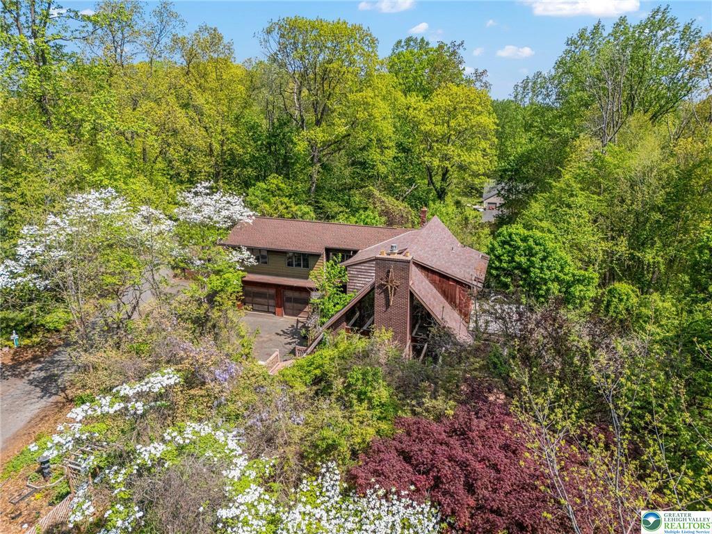 Upper Milford Twp, Pennsylvania 18092, United States, 5 Bedrooms Bedrooms, ,4 BathroomsBathrooms,Residential,Pending,123345
