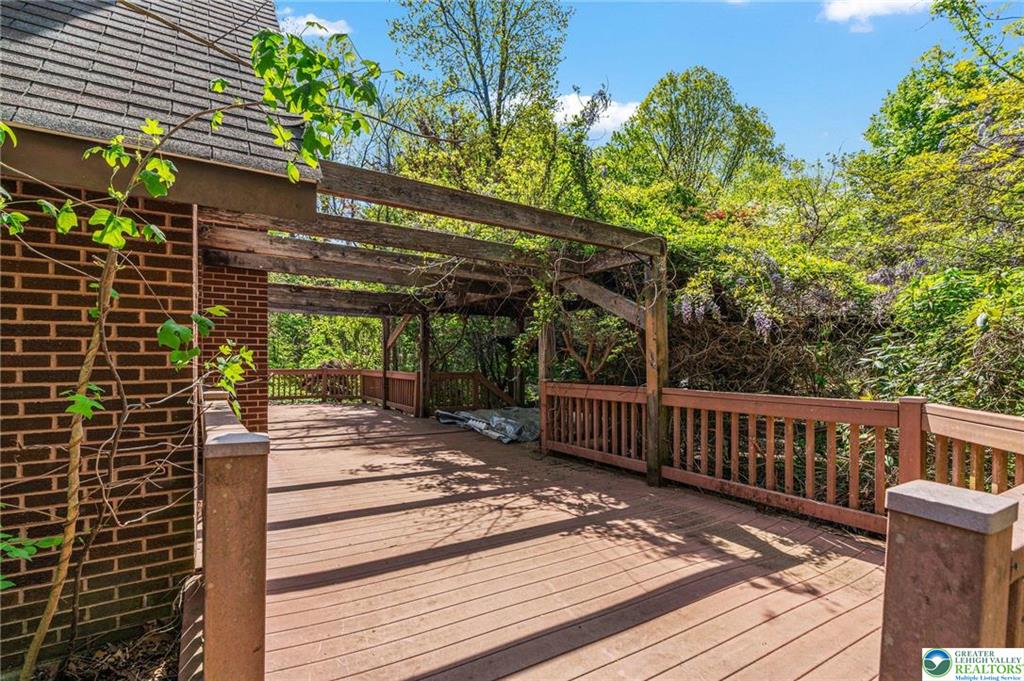 Upper Milford Twp, Pennsylvania 18092, United States, 5 Bedrooms Bedrooms, ,4 BathroomsBathrooms,Residential,Pending,123345