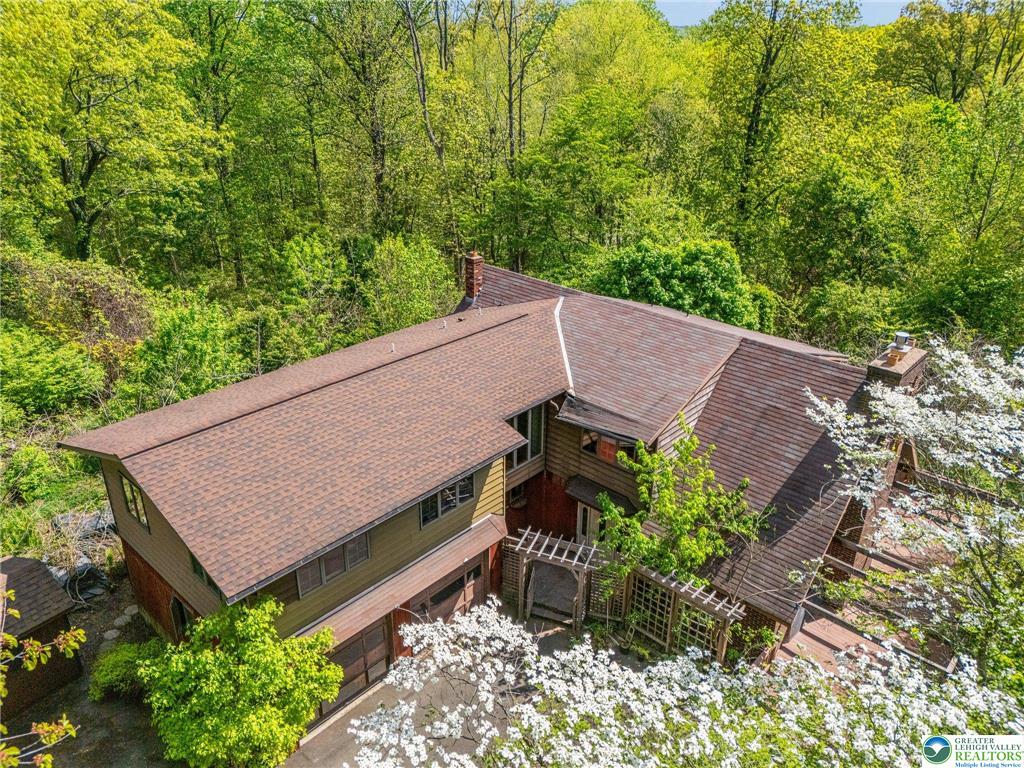 Upper Milford Twp, Pennsylvania 18092, United States, 5 Bedrooms Bedrooms, ,4 BathroomsBathrooms,Residential,Pending,123345