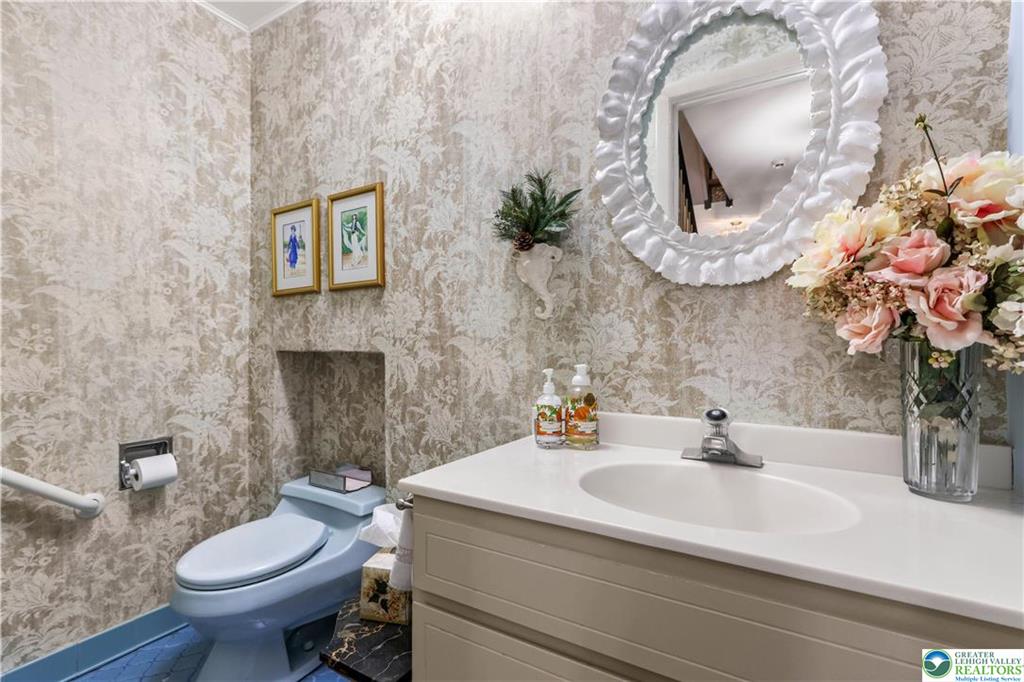 Allentown City, Pennsylvania 18104, United States, 5 Bedrooms Bedrooms, ,4 BathroomsBathrooms,Residential,Active,113348