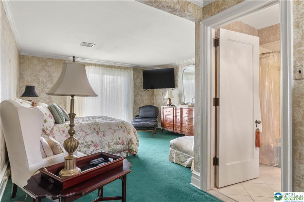 Allentown City, Pennsylvania 18104, United States, 5 Bedrooms Bedrooms, ,4 BathroomsBathrooms,Residential,Active,113348