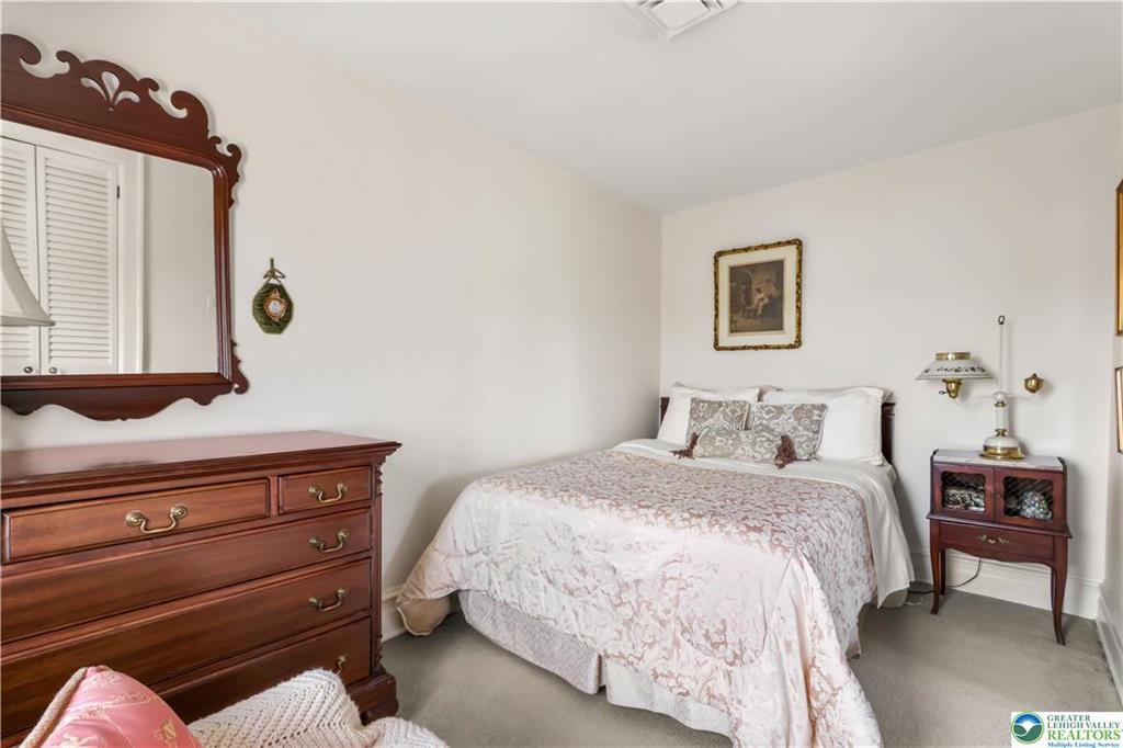 Allentown City, Pennsylvania 18104, United States, 5 Bedrooms Bedrooms, ,4 BathroomsBathrooms,Residential,Active,113348