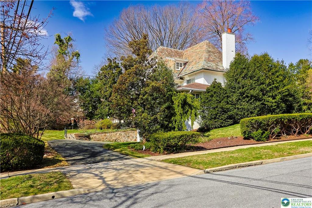 Allentown City, Pennsylvania 18104, United States, 5 Bedrooms Bedrooms, ,4 BathroomsBathrooms,Residential,Active,113348