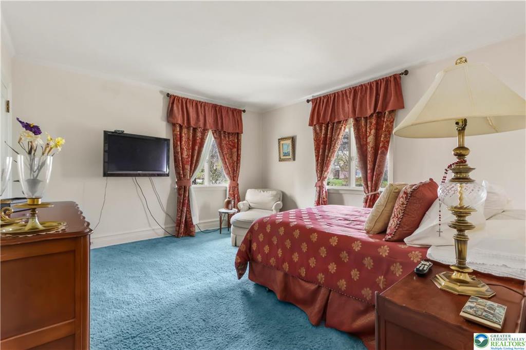 Allentown City, Pennsylvania 18104, United States, 5 Bedrooms Bedrooms, ,4 BathroomsBathrooms,Residential,Active,113348