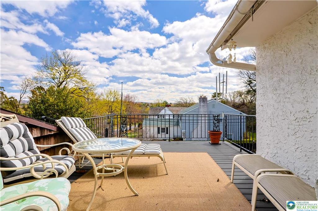 Allentown City, Pennsylvania 18104, United States, 5 Bedrooms Bedrooms, ,4 BathroomsBathrooms,Residential,Active,113348