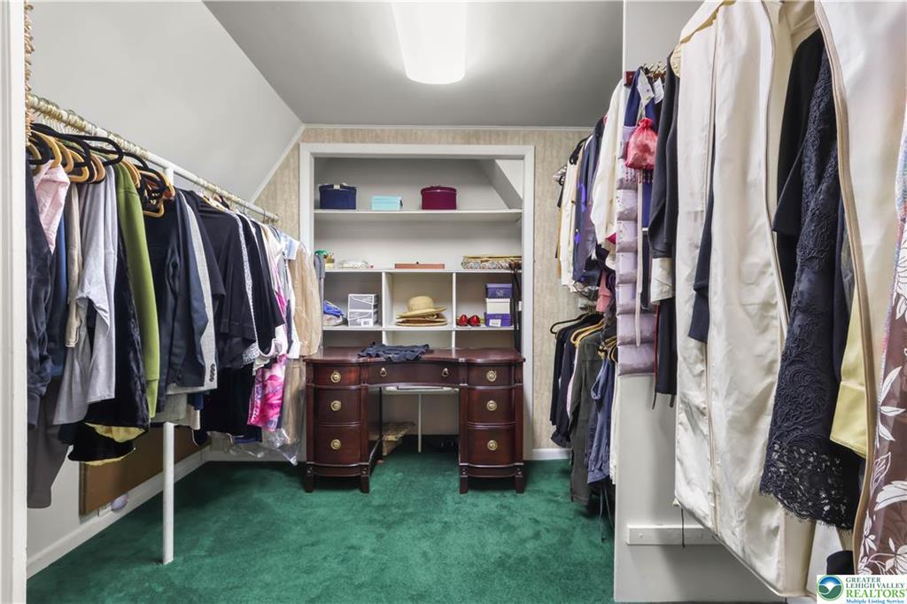 Allentown City, Pennsylvania 18104, United States, 5 Bedrooms Bedrooms, ,4 BathroomsBathrooms,Residential,Active,113348