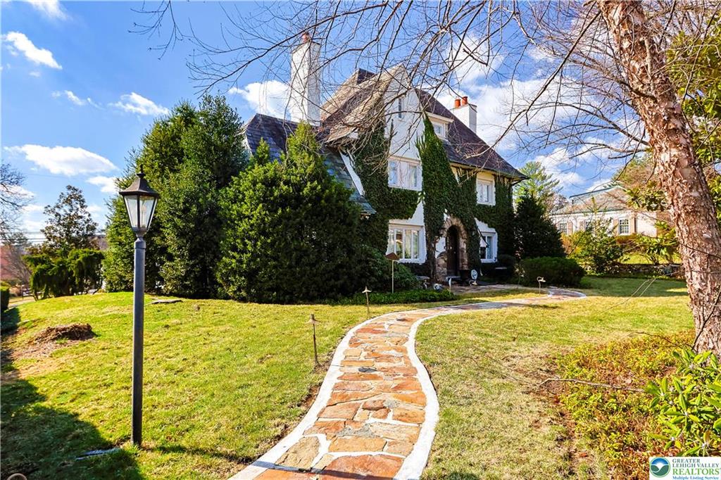 Allentown City, Pennsylvania 18104, United States, 5 Bedrooms Bedrooms, ,4 BathroomsBathrooms,Residential,Active,113348