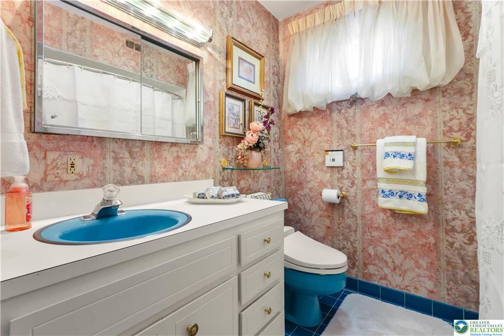 Allentown City, Pennsylvania 18104, United States, 5 Bedrooms Bedrooms, ,4 BathroomsBathrooms,Residential,Active,113348