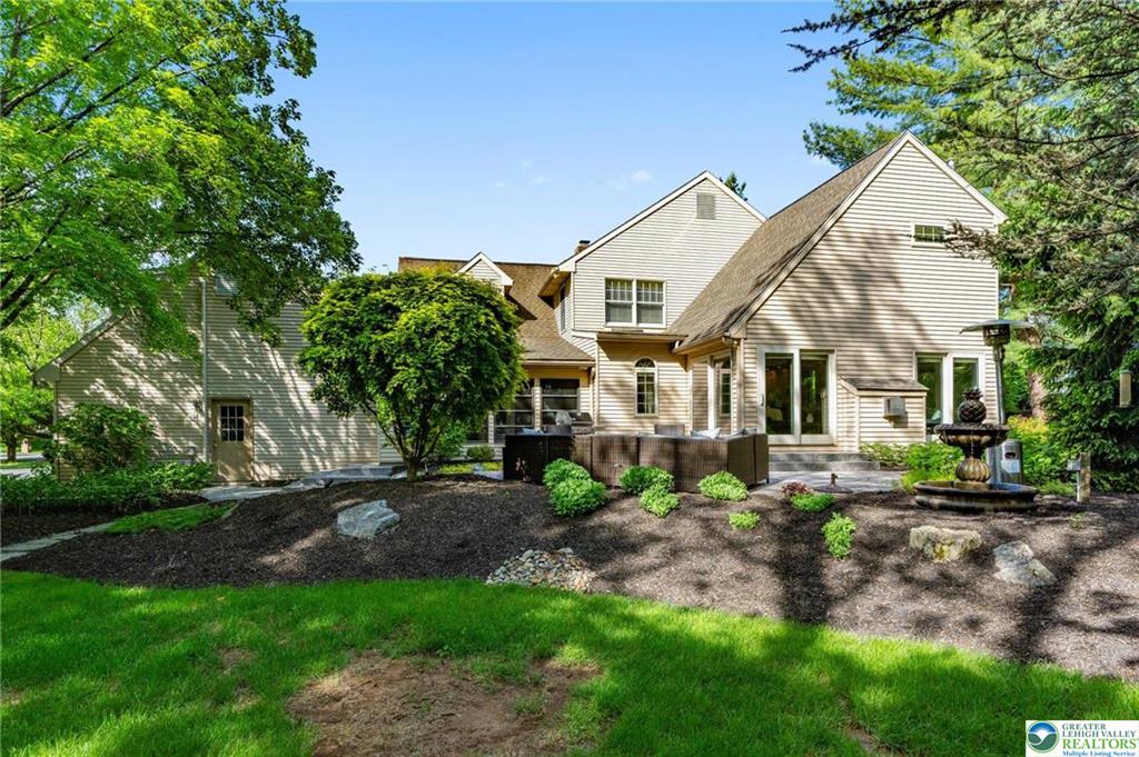 Lower Macungie Twp, Pennsylvania 18049, United States, 4 Bedrooms Bedrooms, ,6 BathroomsBathrooms,Residential,Pending,131119