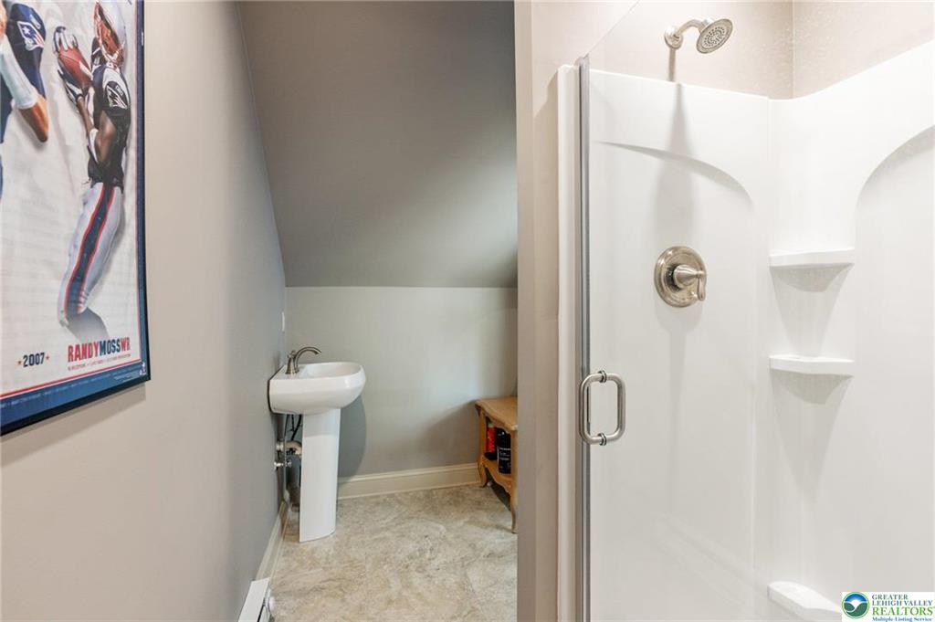 Lower Macungie Twp, Pennsylvania 18049, United States, 4 Bedrooms Bedrooms, ,6 BathroomsBathrooms,Residential,Pending,131119