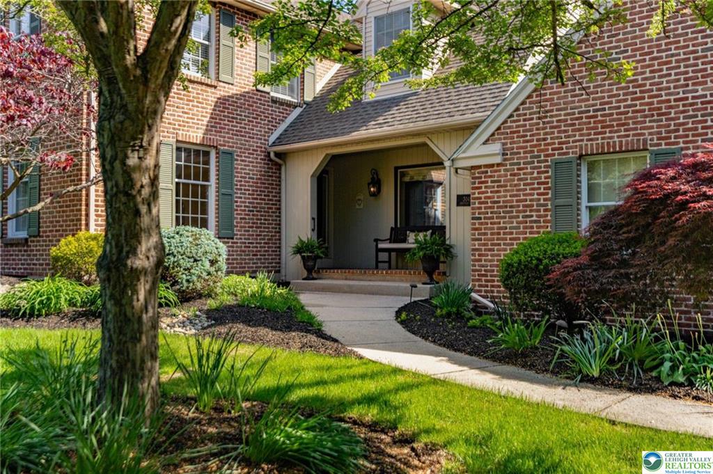 Lower Macungie Twp, Pennsylvania 18049, United States, 4 Bedrooms Bedrooms, ,6 BathroomsBathrooms,Residential,Pending,131119