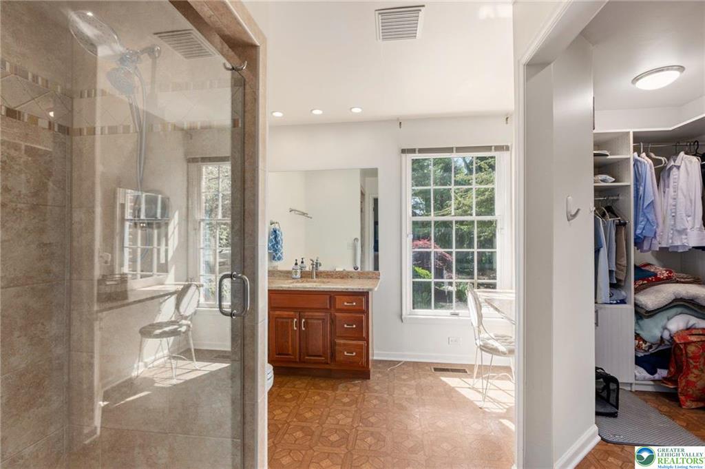 Lower Macungie Twp, Pennsylvania 18049, United States, 4 Bedrooms Bedrooms, ,6 BathroomsBathrooms,Residential,Pending,131119