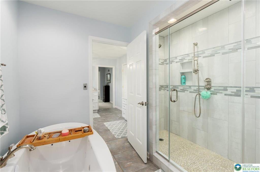 Lower Macungie Twp, Pennsylvania 18049, United States, 4 Bedrooms Bedrooms, ,6 BathroomsBathrooms,Residential,Pending,131119