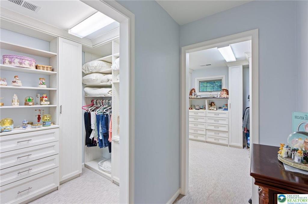 Lower Macungie Twp, Pennsylvania 18049, United States, 4 Bedrooms Bedrooms, ,6 BathroomsBathrooms,Residential,Pending,131119