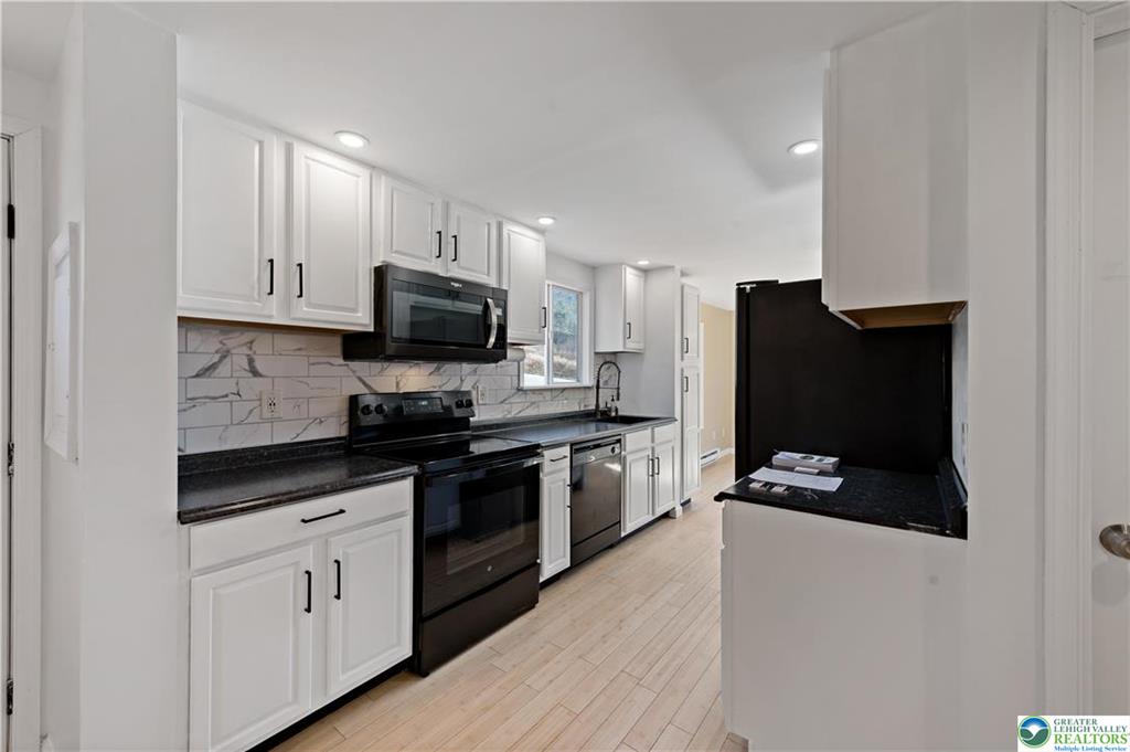 Nesquehoning Borough, Pennsylvania 18240, United States, 5 Bedrooms Bedrooms, ,3 BathroomsBathrooms,Residential,Active,108243