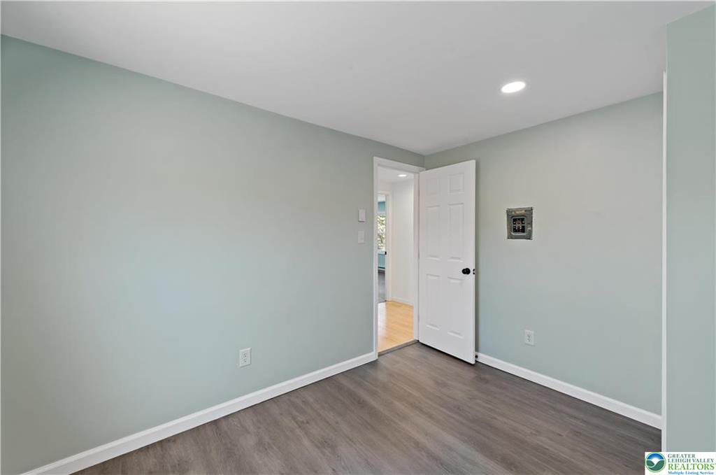 Nesquehoning Borough, Pennsylvania 18240, United States, 5 Bedrooms Bedrooms, ,3 BathroomsBathrooms,Residential,Active,108243