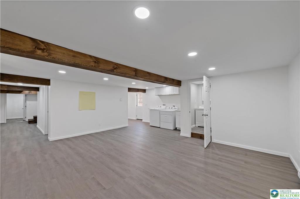 Nesquehoning Borough, Pennsylvania 18240, United States, 5 Bedrooms Bedrooms, ,3 BathroomsBathrooms,Residential,Active,108243