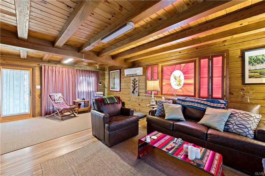 Wayne County, Pennsylvania 18428, United States, 4 Bedrooms Bedrooms, ,3 BathroomsBathrooms,Residential,Active,85959