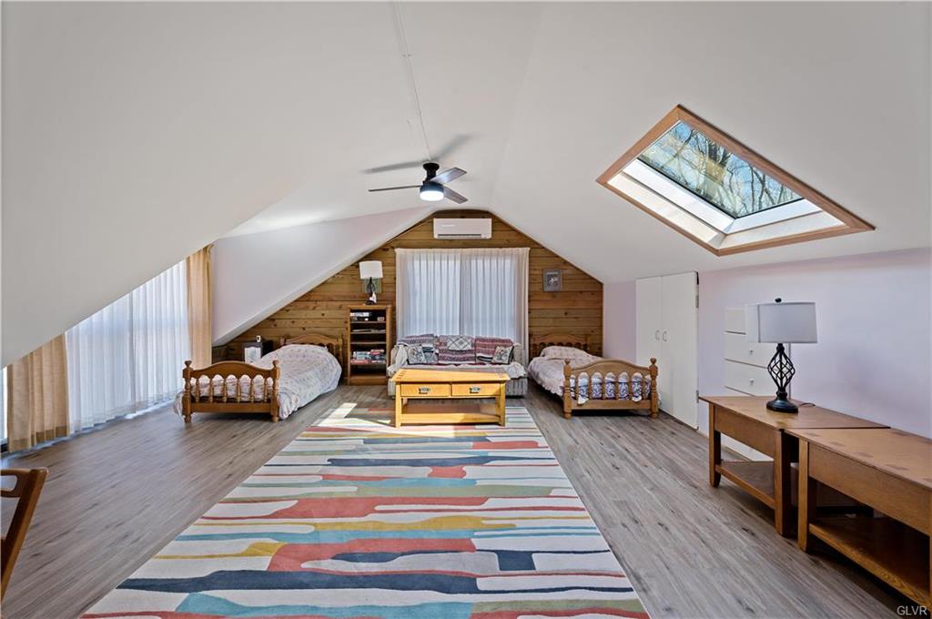 Wayne County, Pennsylvania 18428, United States, 4 Bedrooms Bedrooms, ,3 BathroomsBathrooms,Residential,Active,85959