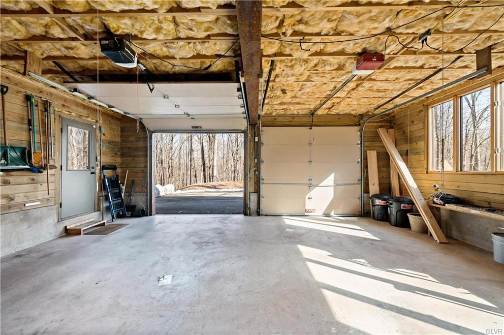 Wayne County, Pennsylvania 18428, United States, 4 Bedrooms Bedrooms, ,3 BathroomsBathrooms,Residential,Active,85959