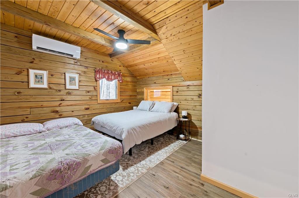 Wayne County, Pennsylvania 18428, United States, 4 Bedrooms Bedrooms, ,3 BathroomsBathrooms,Residential,Active,85959